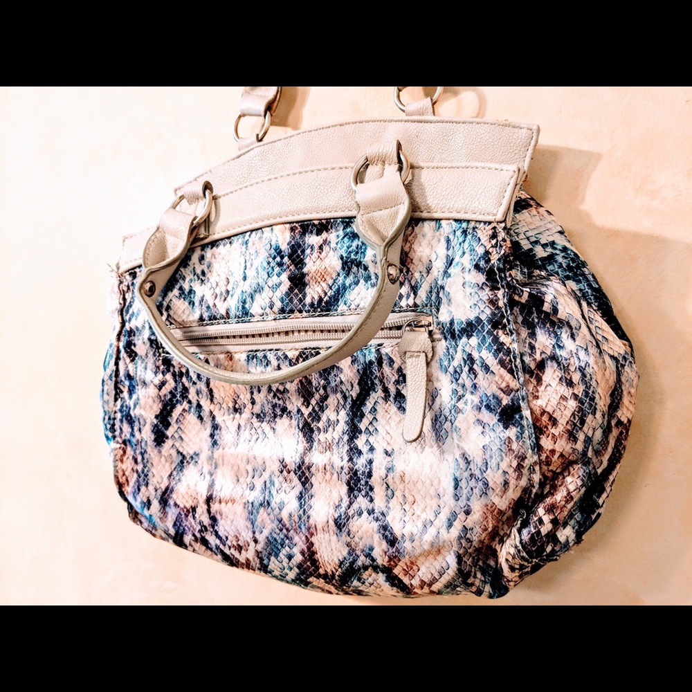 Jennifer lopez woman’s purse